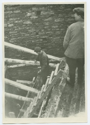Arheoloogilised kaevamised Tallinnas 1952. aastal.  similar photo