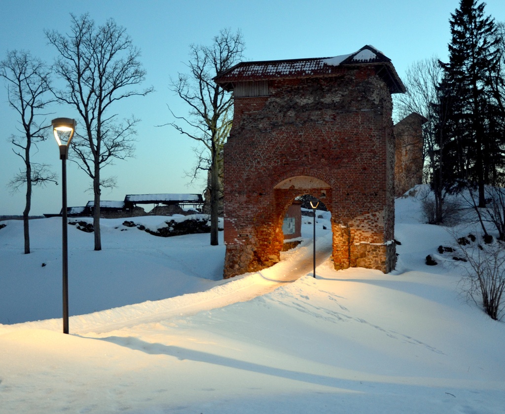 Ruins of the Viljandi Order Gate Building rephoto