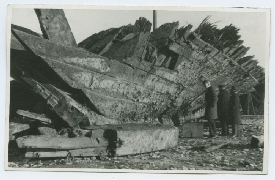 Laevakere esiosa, mis 1935. aastal Tallinna sadamast üles tõsteti.