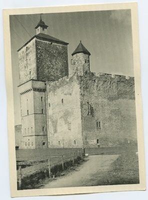 Narva Hermanni kindlus.  similar photo