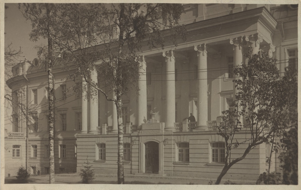 [tallinn] : [World Hospital in Juhkentalis]