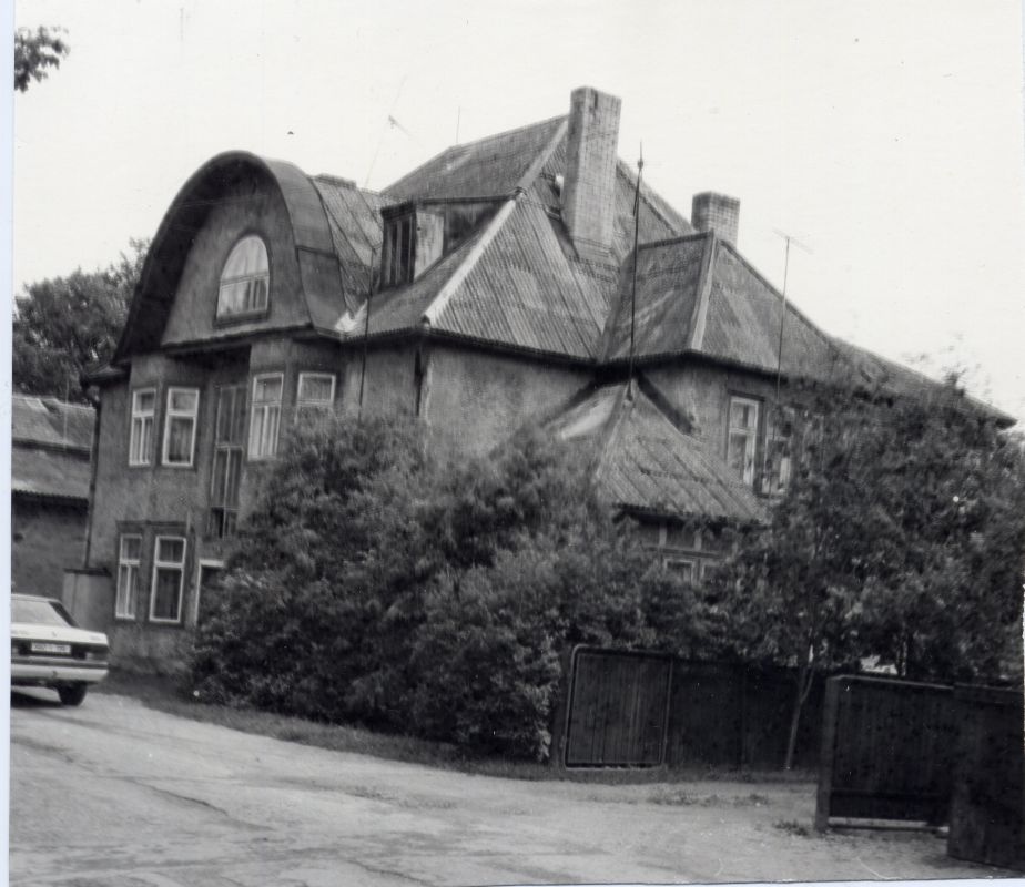 Apartment in Viljandi Endla 8? (arh. Artur Perna). Photo from Leo Gens