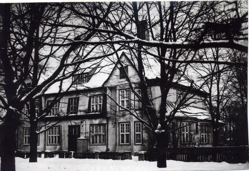Apartment in Viljandi (arh. A. Perna, 1923). Photos from Leo Gens