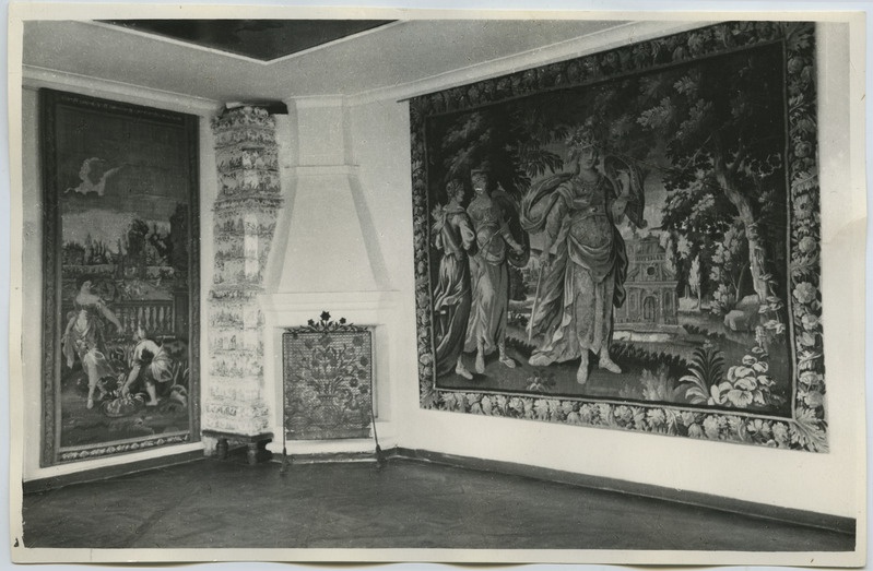 Peeter I suvelossi võõrastetoa nurk.