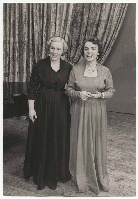 Leida Sibul ja Hilda Koni