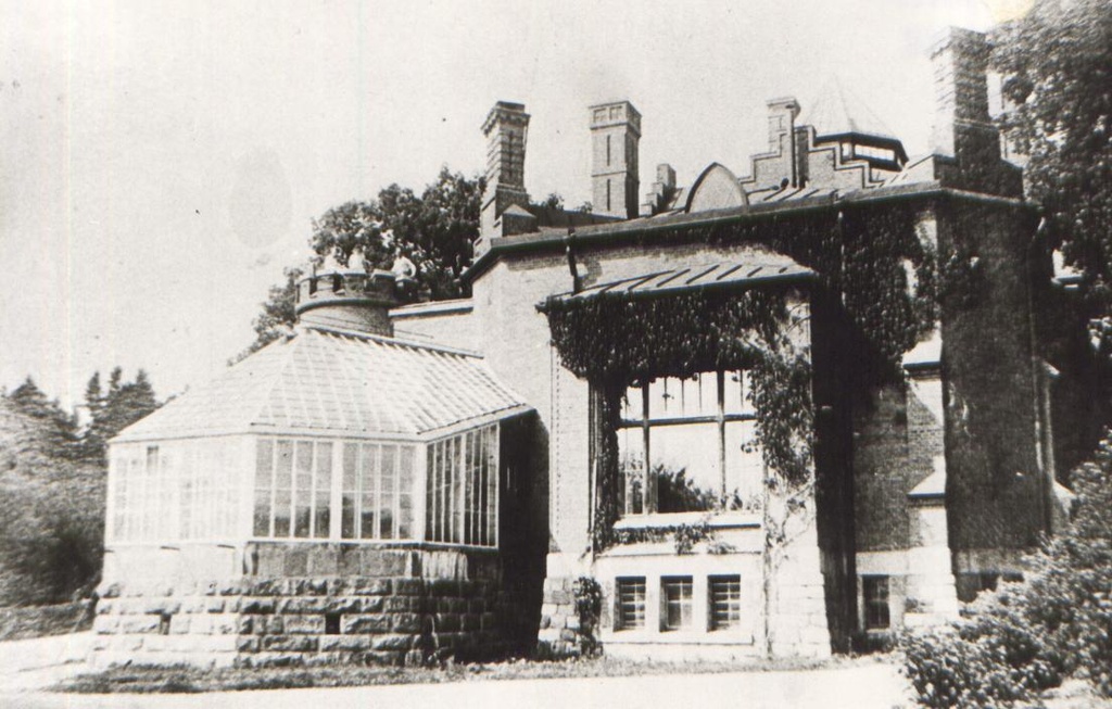 End view of the Sangaste Castle. Winter garden.