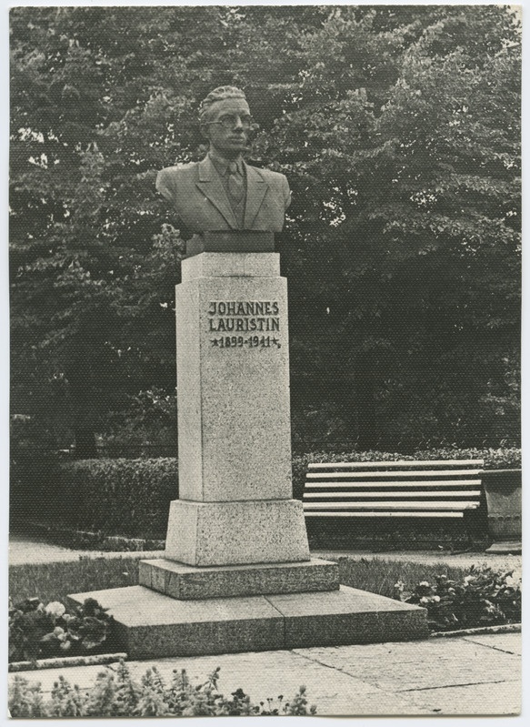 Johannes Lauristini monument Toompea lossi aias.