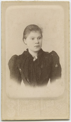 Noore neiu portree 19. sajandi lõpust.  duplicate photo