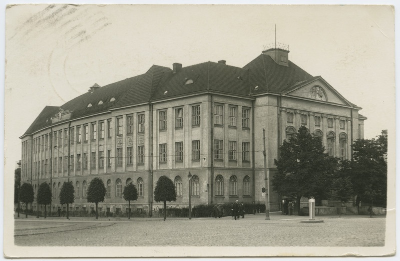 Tall. Linna Tütarlaste Kommertsgümnaasium