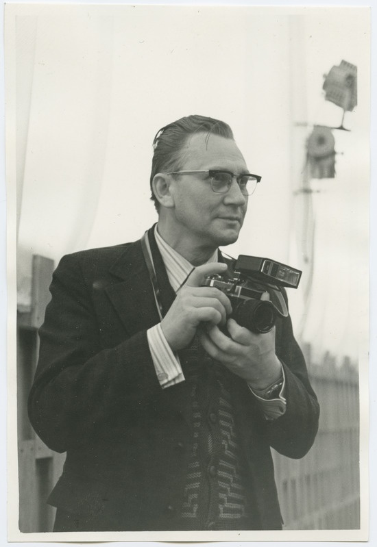 Tallinna Fotoklubi juhatuse liige G. Allikvee Šiauliais.