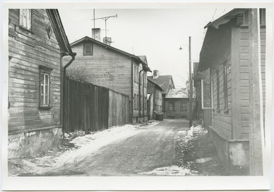 Vaade Tisleri tänavalt Naeri tänavale.  duplicate photo