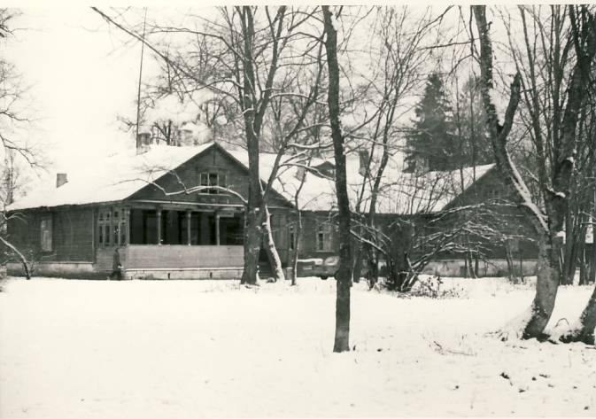 Old manor building with Muuga