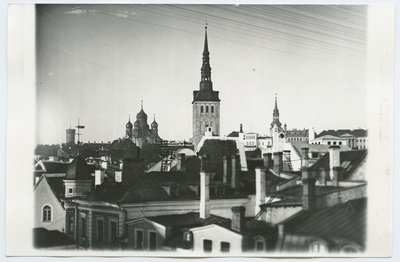 Tallinn. Vaade kirjastuse aknast Niguliste kiriku suunas  duplicate photo