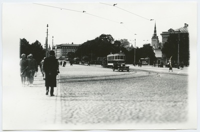 Tallinn. Pärnu mnt vaade Viru väljakult Vabaduse platsi suunas  duplicate photo
