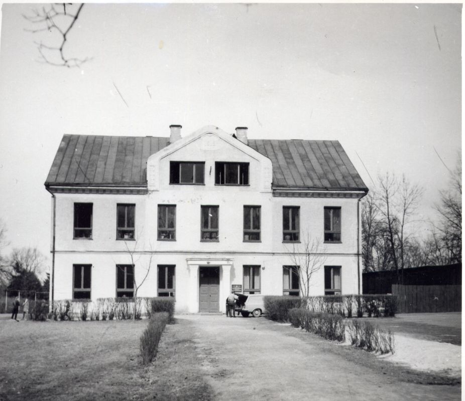 Valga Society for Population Education Schoolhouse Kuperjanov 63 (arh. Fromhold Kangro, 1912). Photo from Leo Gens