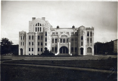 Endla Theatre in Pärnu (arh-d Alfred Jung, Erich v. Wolffeldt, ins. Georg Hellat, 1911). Photos from Leo Gens  duplicate photo