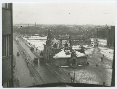 Tallinn. Vaade Uuele turule Pärnu mnt. 10 aknast  similar photo