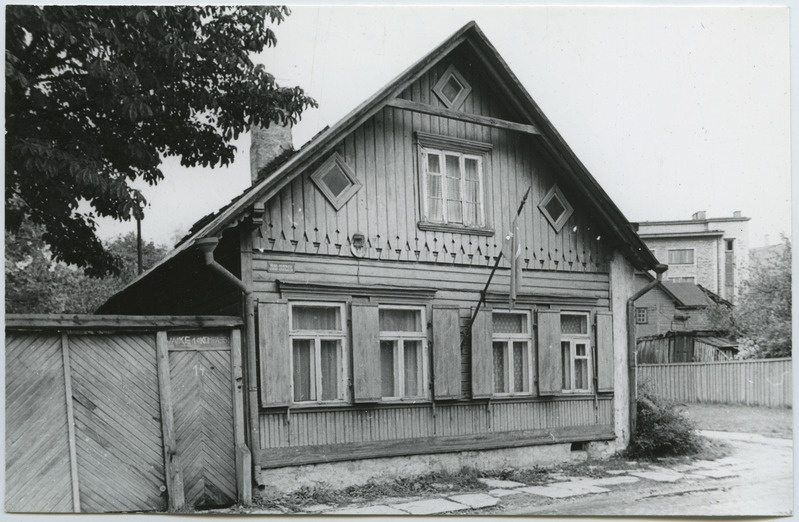 Tallinn. Puuhoone Väike-Kompassi t. 14