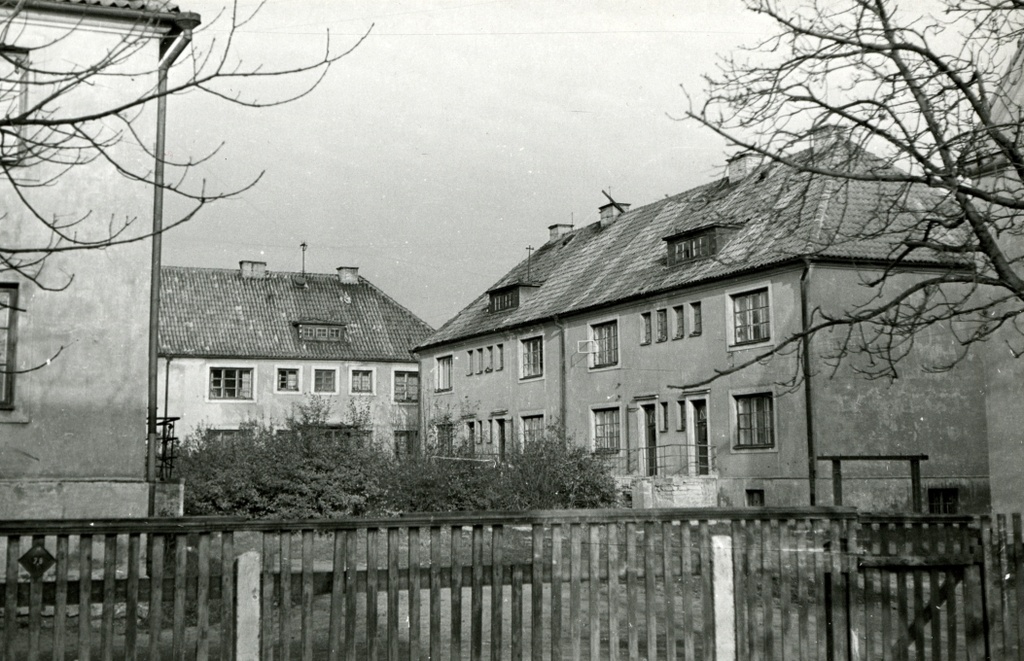 Residential buildings of Tallinn City Government on Maisi tn (arh. Herbert Johanson, 1929). Photo from Leo Gens