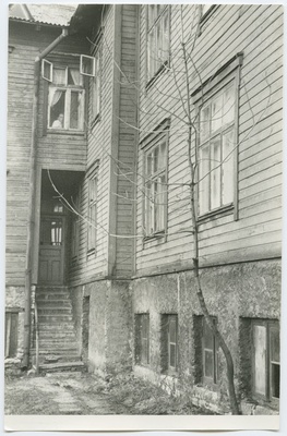 Tallinn. Gogoli 1, vaade hoovi poolt tagumisele sissepääsule  duplicate photo