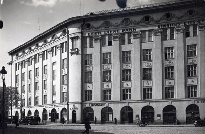Former bank building in Tallinn, Suur-Karja 18, reconstruction of Artur Perna. Photos from Leo Gens  duplicate photo