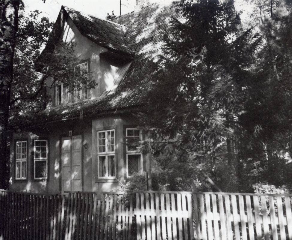 J. Johanson's apartment in Tallinn, Rahvamaleva 16. Architect Artur Perna. Photo from Leo Gens