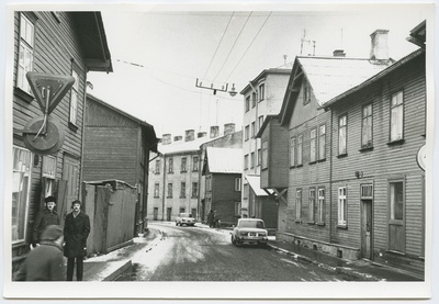 Tallinn. Vaade Tatari tänavale Kingissepa tänava nurgalt Võidu väljak suunas  duplicate photo