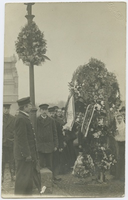 Tallinn. 16. okt. 1905 langenute mälestuspaik Tallinna turul pärgades  duplicate photo