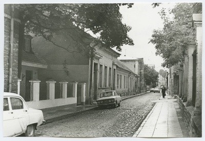 Vaade piki Uut tänavat Viru tänava poole, hoone Uus tänav 18.  duplicate photo