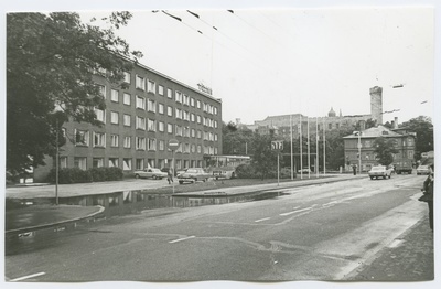 Paldiski maantee ja J. Gagarini puiestee nurk, vasakul hotell "Tallinn".  duplicate photo