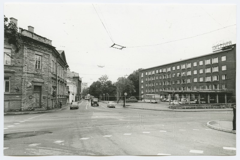 Vaade Nõukogude tänavalt hotellile "Tallinn".