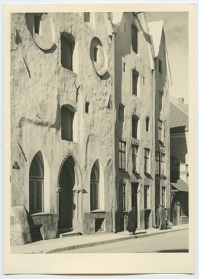 Elamud Pikk tänav 72, nn. "Kolm õde".  duplicate photo