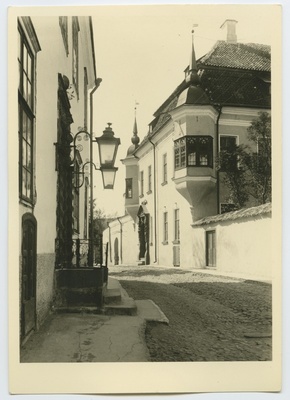 Koidu tänav Narvas, paremal nn. Schwartzi maja.  duplicate photo