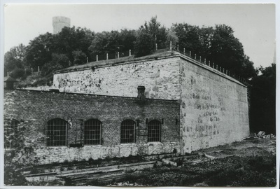 Rootsi bastion, vasakul Pika Hermanni torn.  duplicate photo