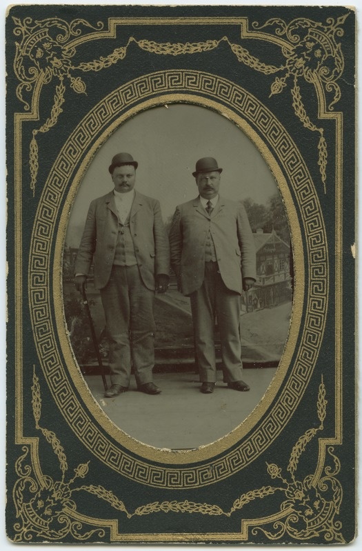 Ferrotüüp pappraamistuses