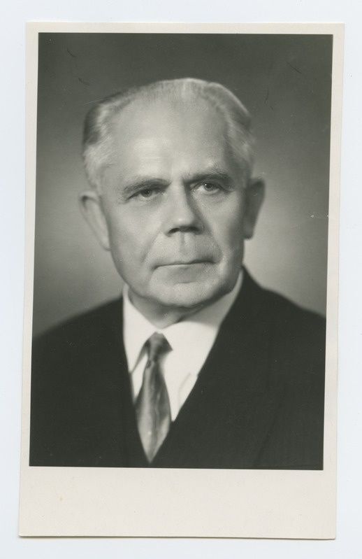 Hans Kruusi poolportree.