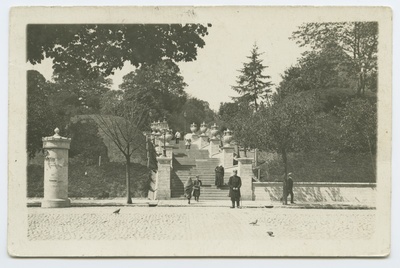 Tallinn. Mayeri trepp Harjuvärava mäele. Vaade Vabaduse väljakult  duplicate photo