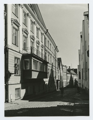 Vaade piki Dunkri tänavat Rataskaevu tänava poolt Raekoja platsi poolt.  duplicate photo