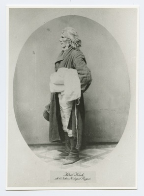 Pikkade juustega vana mees külgvaates, "Jürri Kask".  duplicate photo