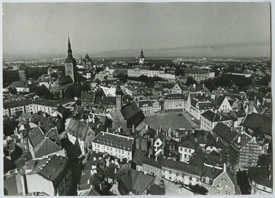 Õhufoto Raekoja platsist ja selle ümbrusest.  duplicate photo