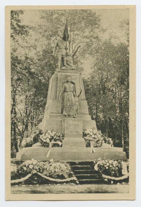 Vabadussõja mälestussammas Viljandis.