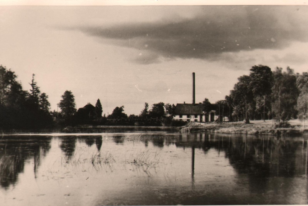 The Särevere state manor powder industry building is further viewed. 1938.