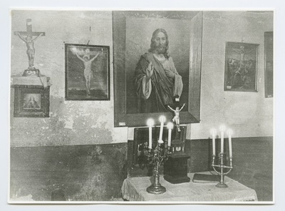 Püha Ristija Johannese seegi kiriku altarisein-loodesein.  duplicate photo
