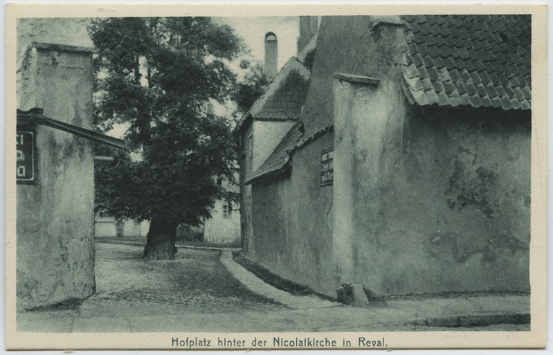 Reval, Holzplatz hinter der Nikolai Kirche.