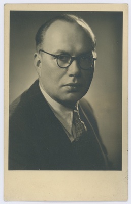 Hans Soosaare portree kunstvalguses  duplicate photo