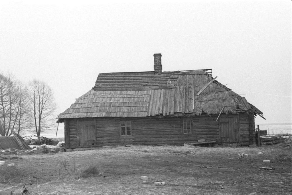 Chinese migrant fishing house