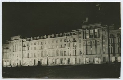 "Estonia" hoone Pärnu maantee poolt öösel.  duplicate photo