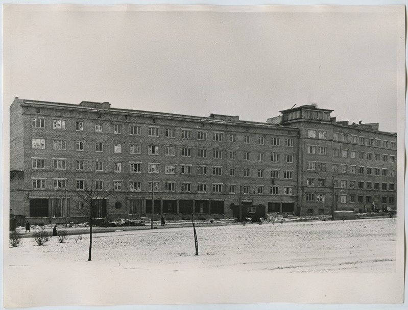 Tallinn, uus elumaja Tõnismäel, Pärnu mnt.