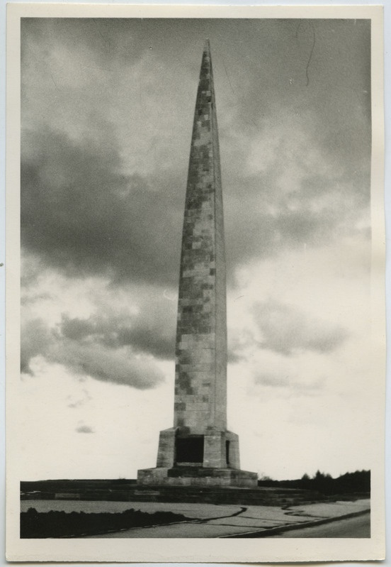 Jääretke monument Maarjamäel.