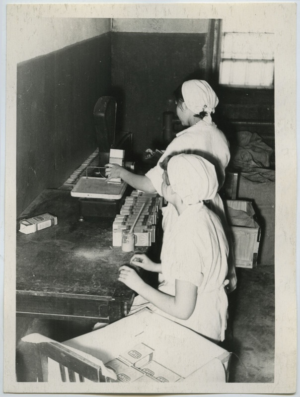 Leivatehas nr. 2, riivsaia kaalumine ja pakkimine.